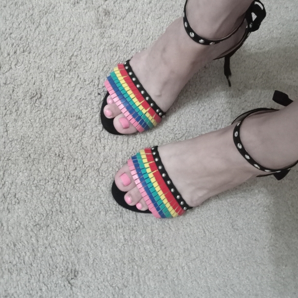 Heels - Picture 6 of 8